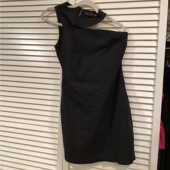 mittoshop Dresses & Skirts - Mittoshop Chic Black One-Shoulder Dress